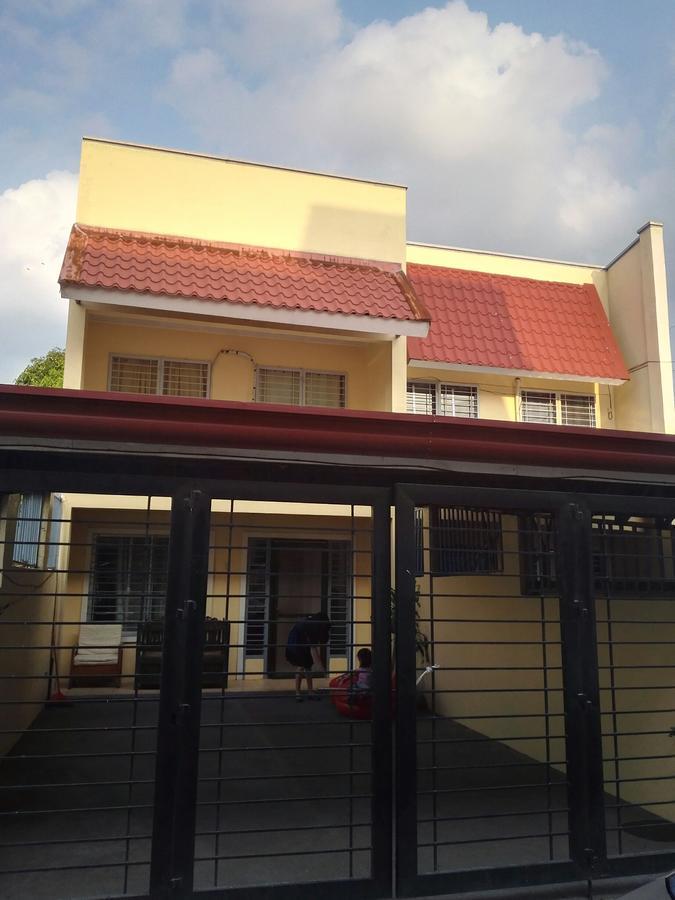 Happy To Mingle Airport Hostel Manila Paranaque City Exterior photo